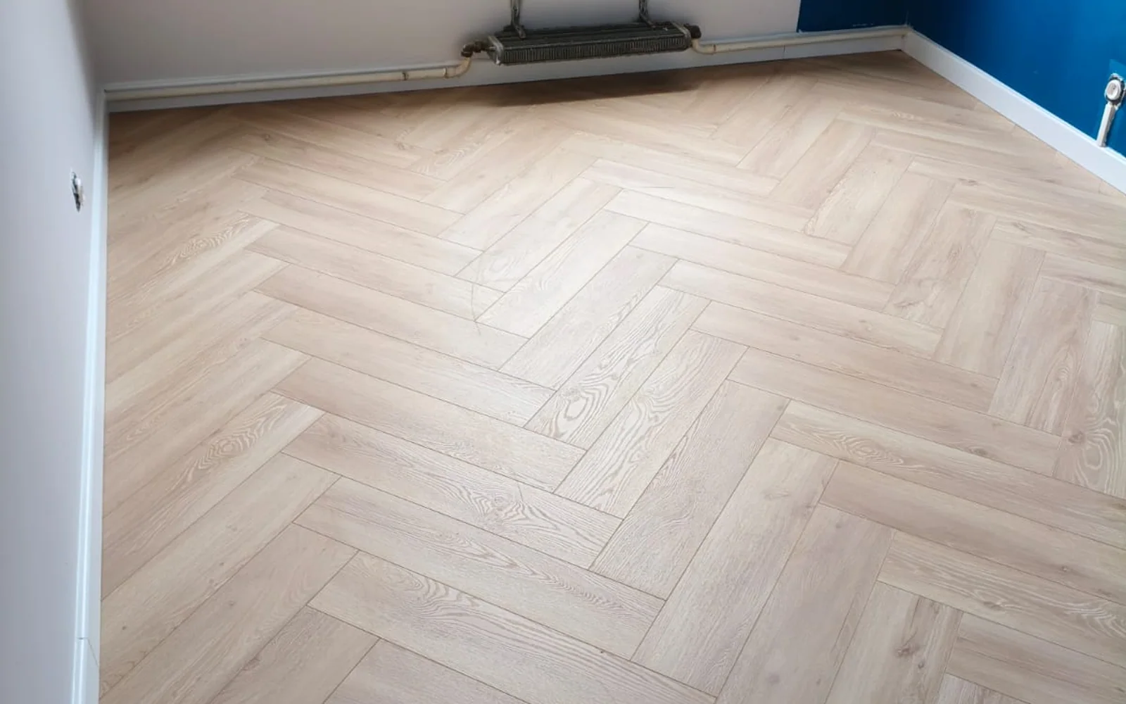 Parquet en bâton rompu après pose