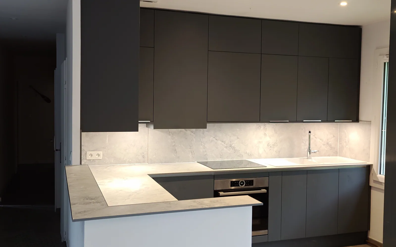 Cuisine anthracite sur mesure à L’Union